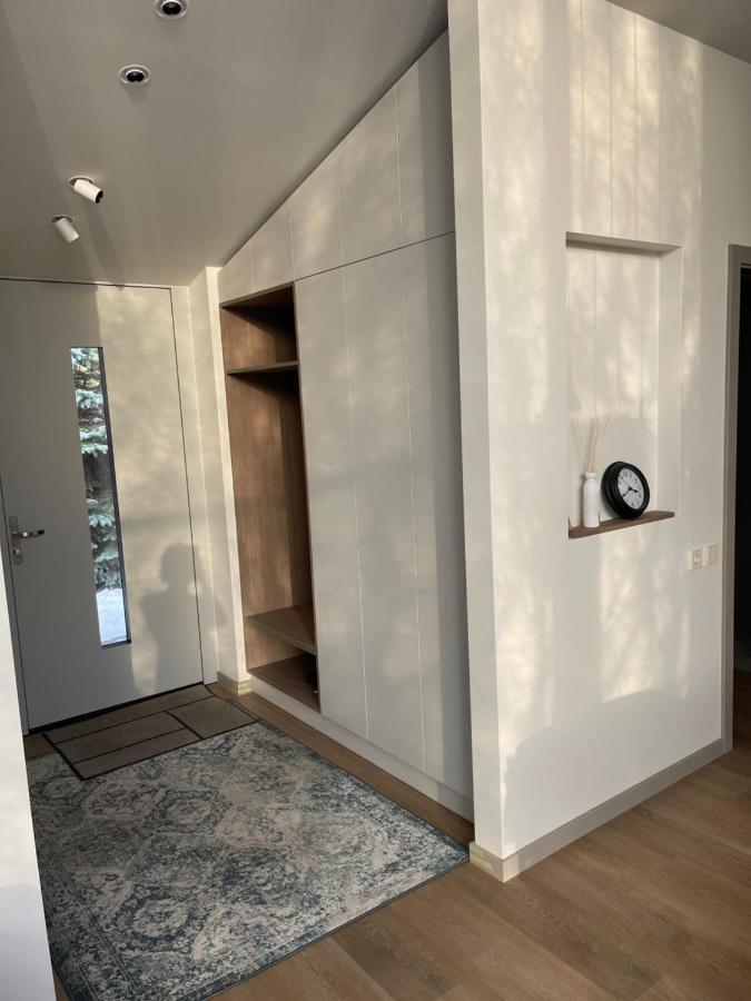 Pine House Apartman Zujunai Kültér fotó