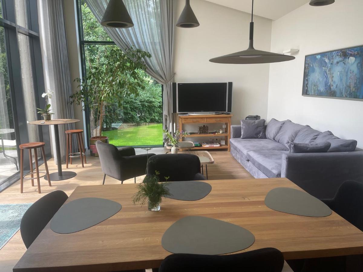 Pine House Apartman Zujunai Kültér fotó